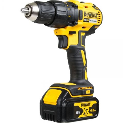 DEWALT fúró, 18V, 2 x akkumulátor 4,0 Ah Li-Ion DCD777M2T